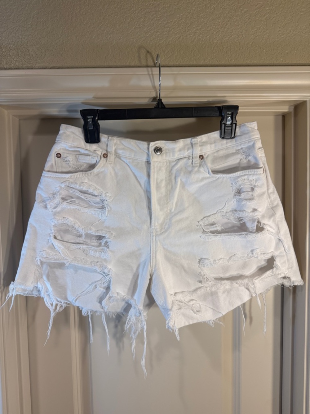 We The Free White Distressed Denim Cutoff Shorts - 29